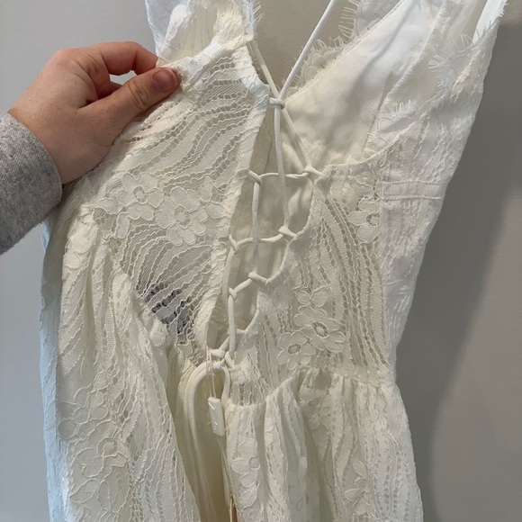 Two Sisters Aurelia Dress White Lace Plunge V Neck Mini Bridal Shower Rehearsal - Picture 8 of 16